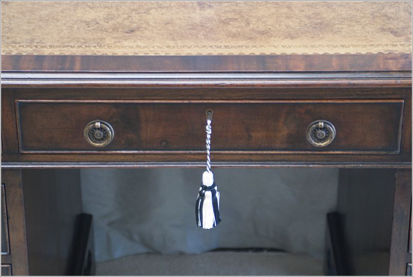 2046 Antique Small Mahogany Pedestal Desk (5)